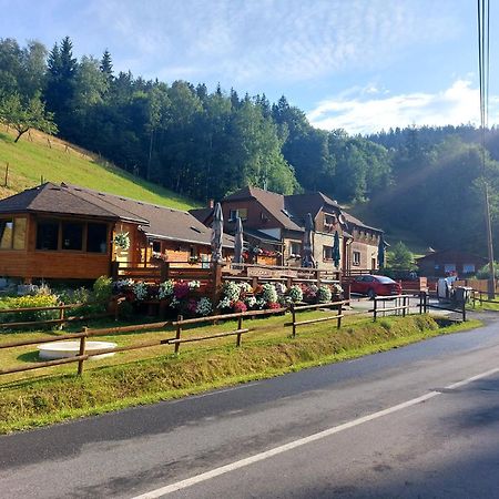 U Vesele Lisky Hotel Hutisko Bagian luar foto