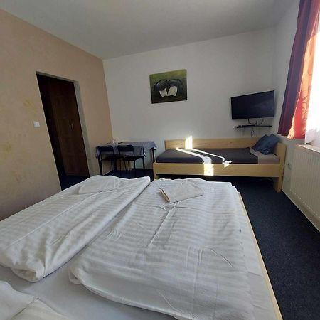 U Vesele Lisky Hotel Hutisko Bagian luar foto