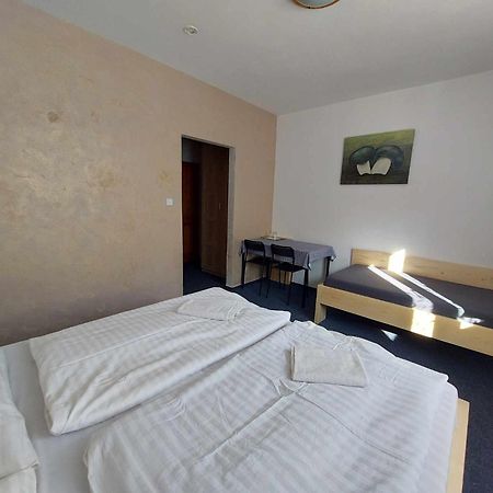 U Vesele Lisky Hotel Hutisko Bagian luar foto