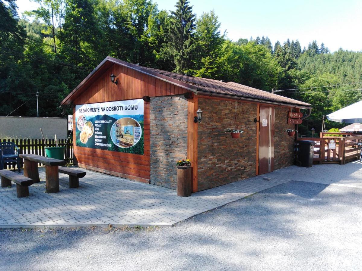 U Vesele Lisky Hotel Hutisko Bagian luar foto