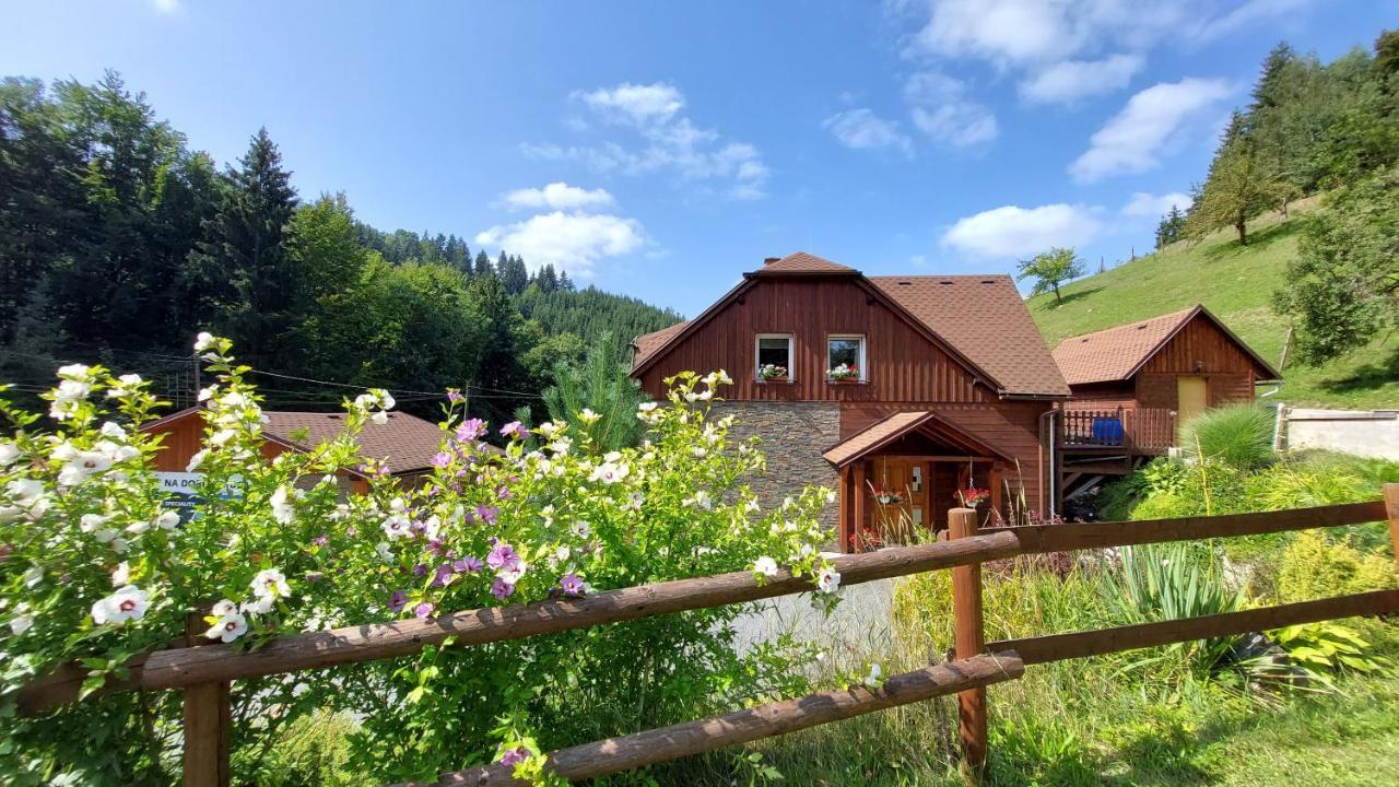 U Vesele Lisky Hotel Hutisko Bagian luar foto