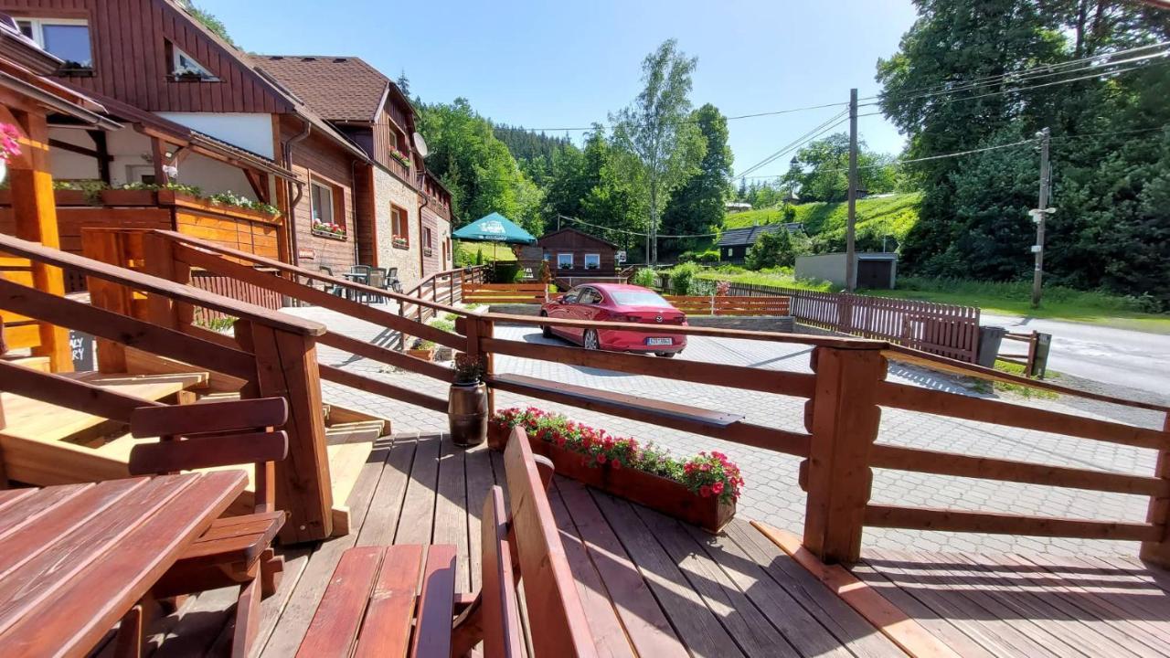 U Vesele Lisky Hotel Hutisko Bagian luar foto