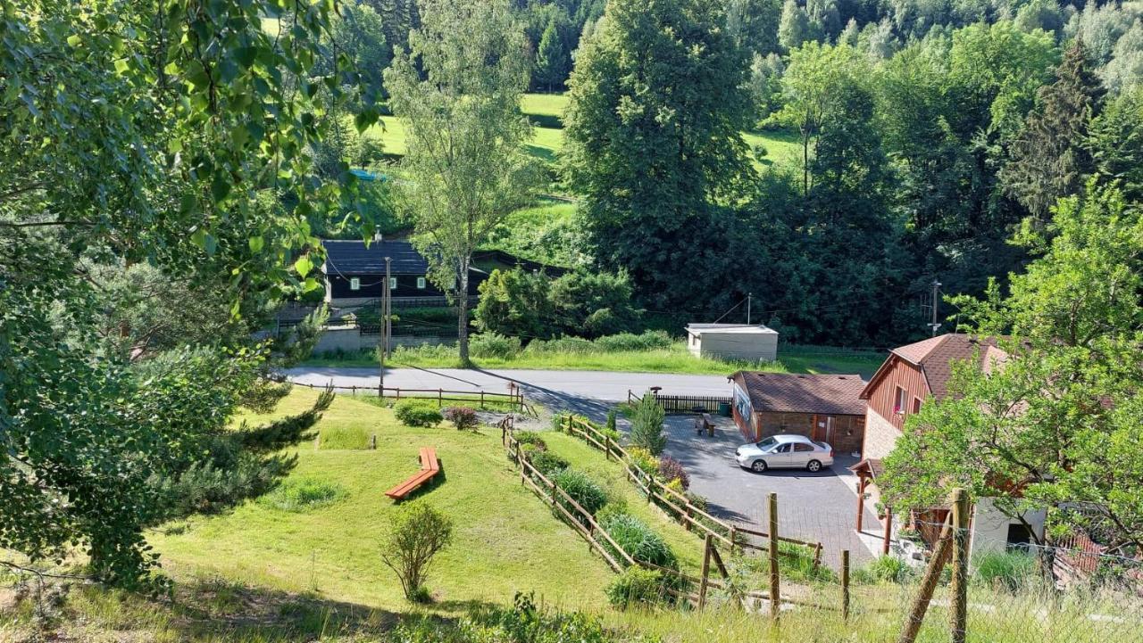 U Vesele Lisky Hotel Hutisko Bagian luar foto