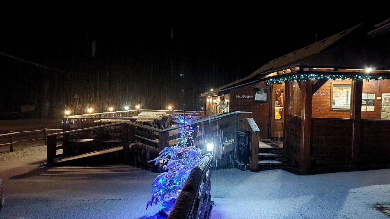 U Vesele Lisky Hotel Hutisko Bagian luar foto