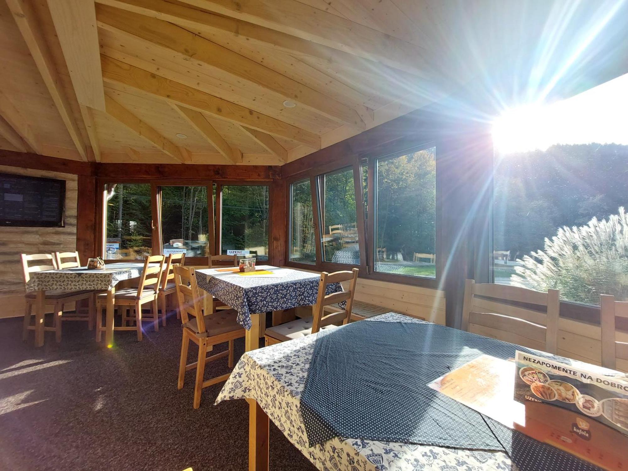 U Vesele Lisky Hotel Hutisko Bagian luar foto