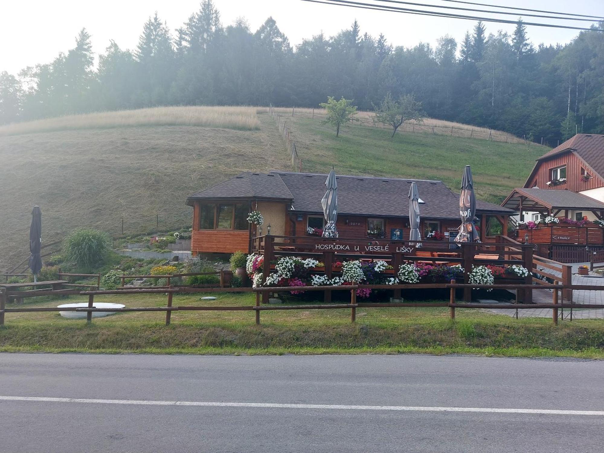 U Vesele Lisky Hotel Hutisko Bagian luar foto